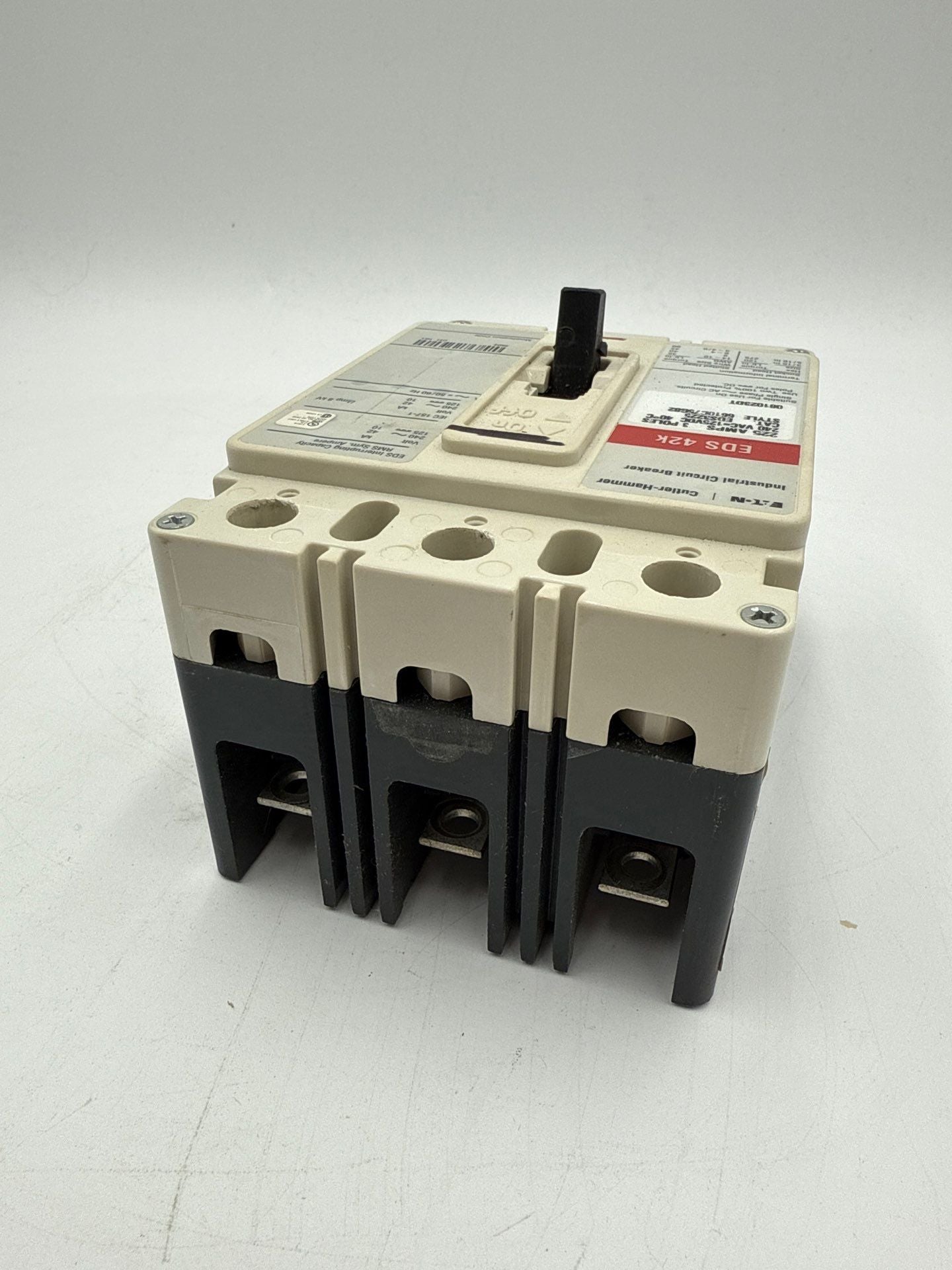 Eaton EDS3225 Circuit Breaker 225A 3P 240V 3PH EDS 42K 225 Amp 3 Pole Used