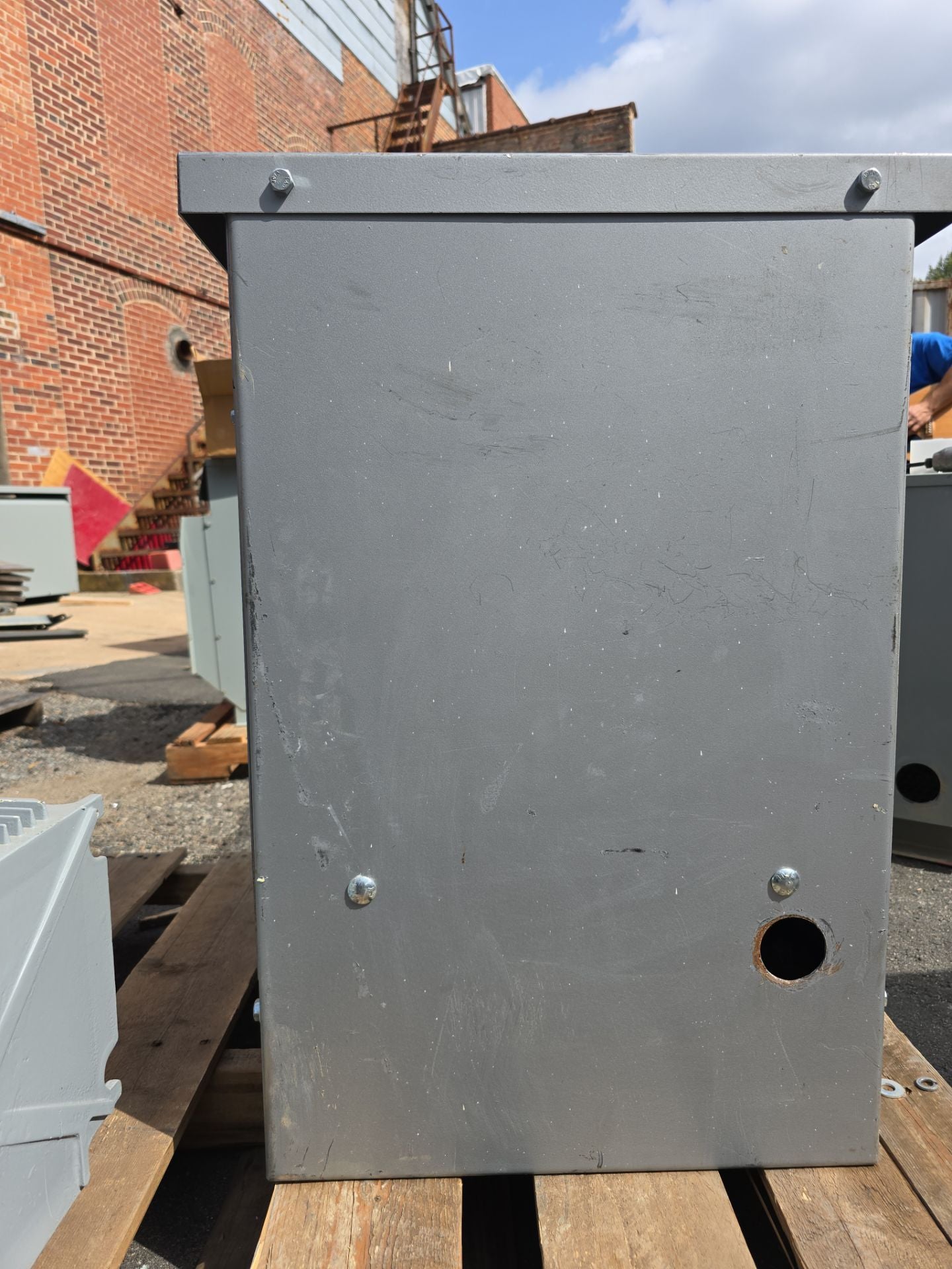 30KVA Dongan 73-6230SH Transformer Pri 480V Sec 240V 3PH 3R Encl Outdoor Used