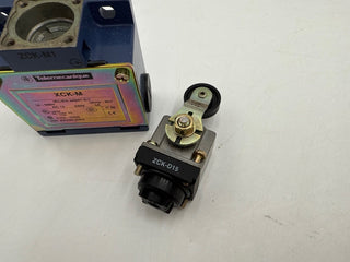 Telemecanique XCKM115 Limit Switch Metal Body Rotary Head w Roller Lever New