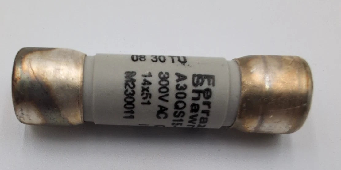 4PC Lot Ferraz Shawmut A30QS15-1 Semiconductor Fuse 15A 300V 15 Amp Used