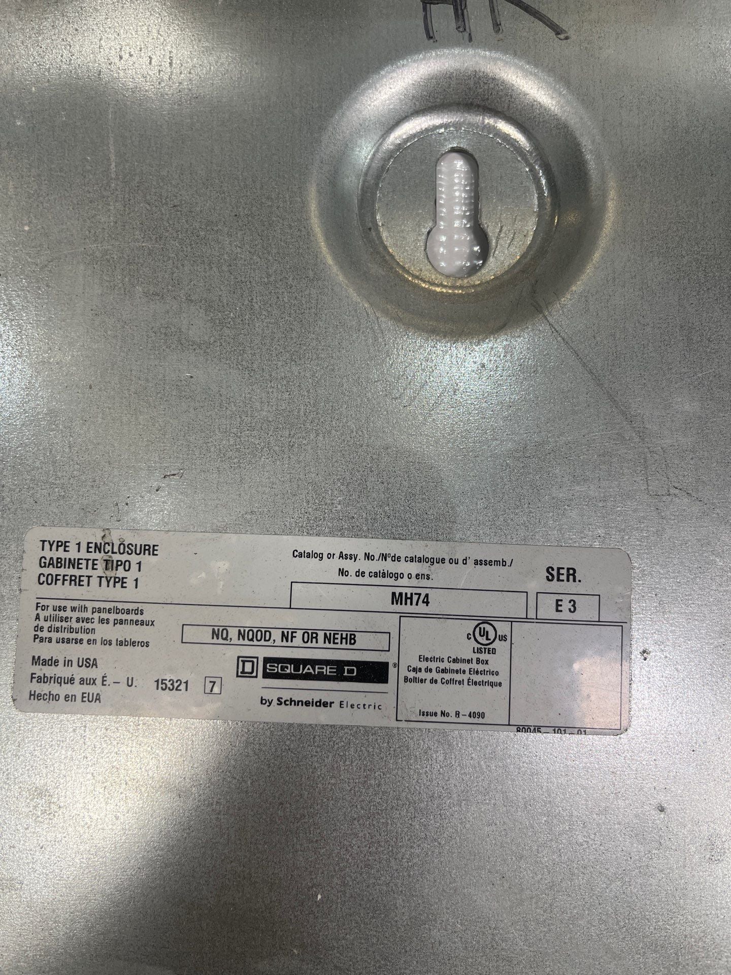 Square D NF Panelboard 400A 480/277V 3PH 4W 42Cir MLO Indoor Encl MH74 Used