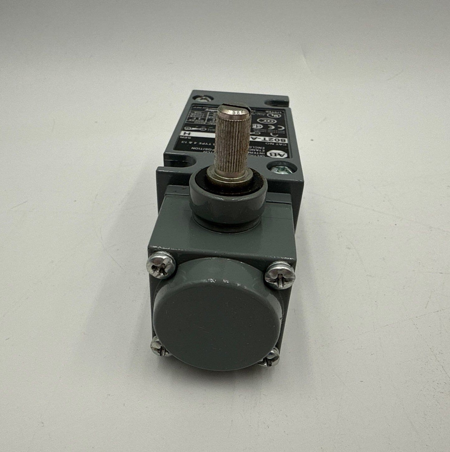 Allen Bradley 802T-AMP1 Limit Switch Oil Tight Plug In 600V Bulletin 802T New