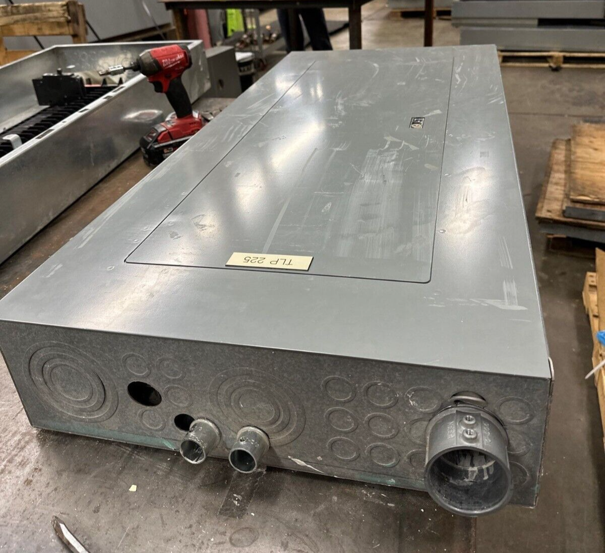 Square D NF Panelboard 250A 600Y/347V 3PH 4W 42 Circuit Indoor Encl Main Lug MLO P354 Used