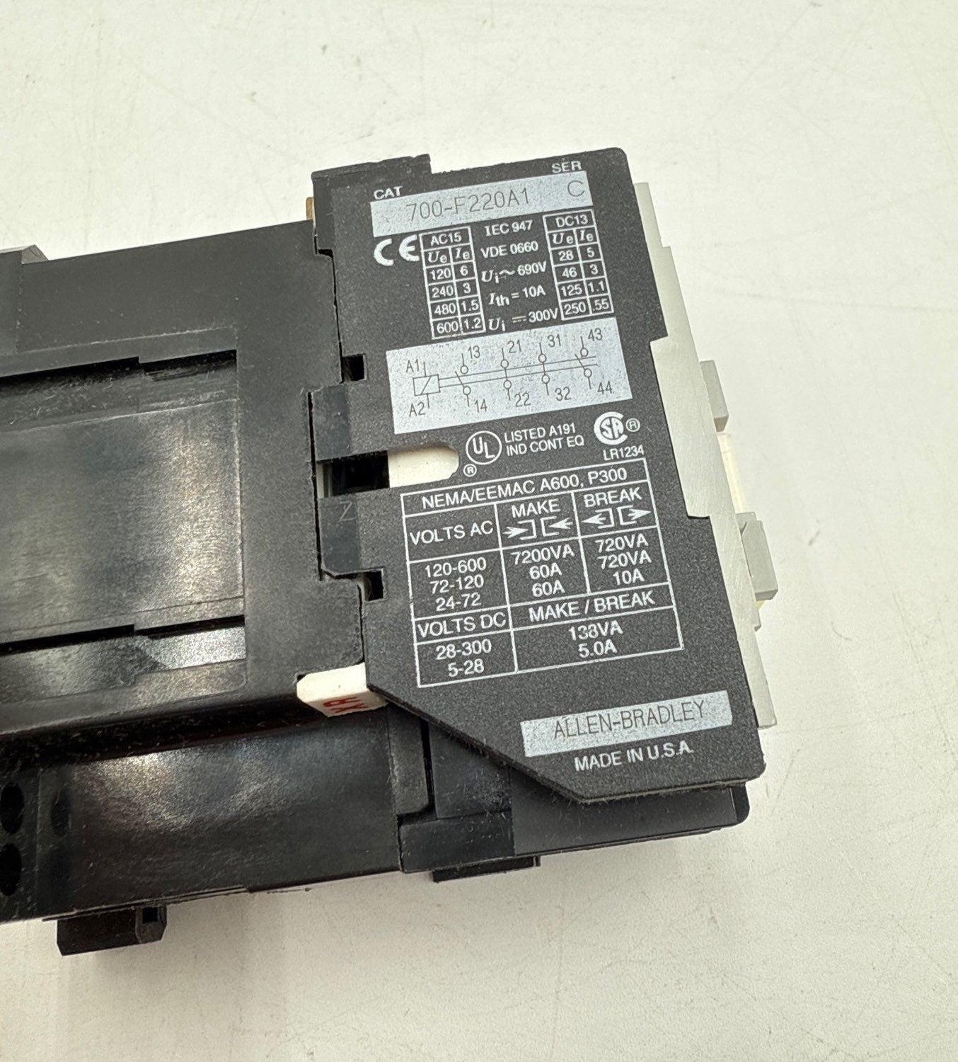 ALLEN BRADLEY AB 700-F220A1 Control Relay Contactor 110/120VAC COIL New